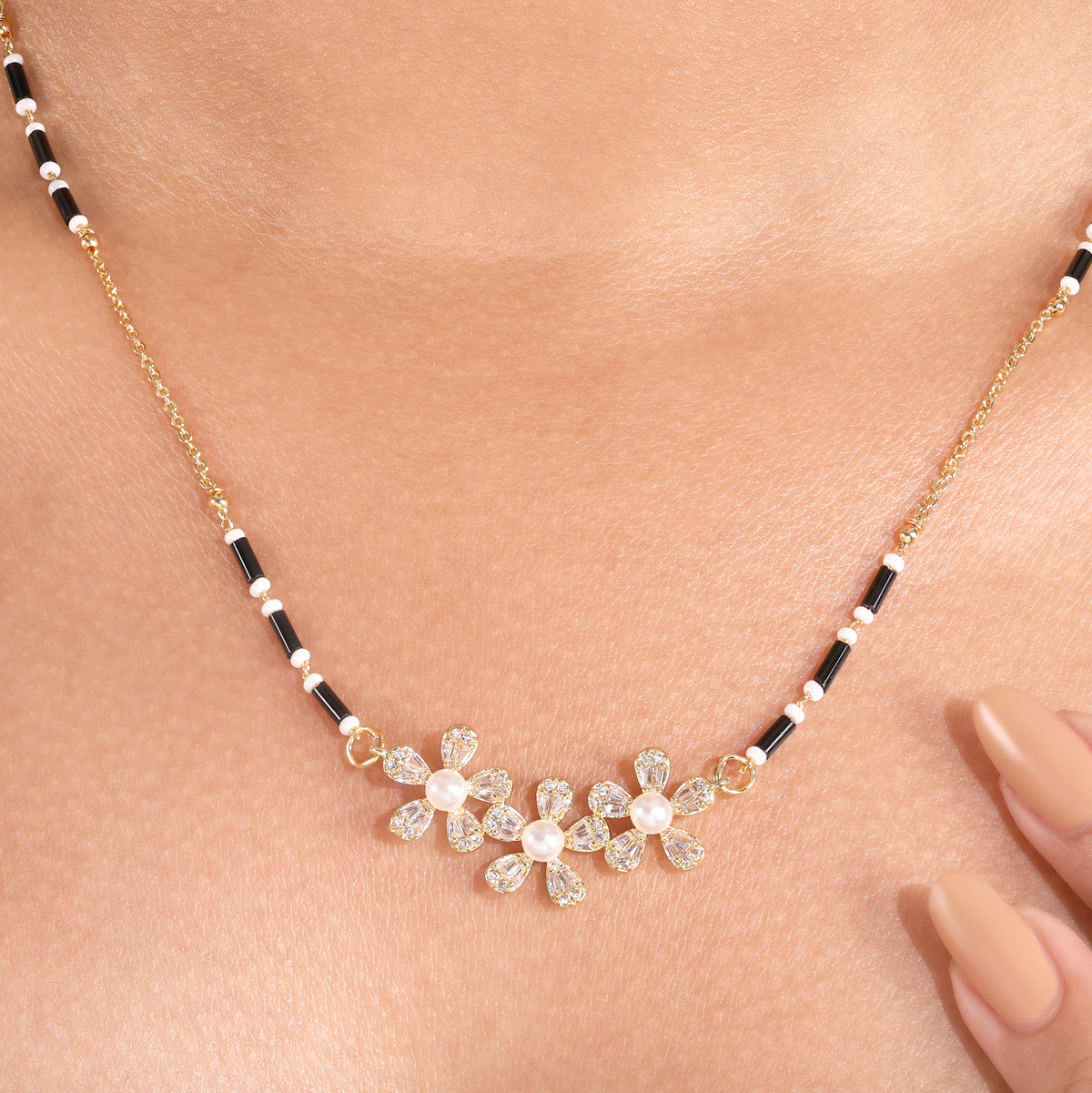 KRINIVA Three Flower Mangalsutra for Women