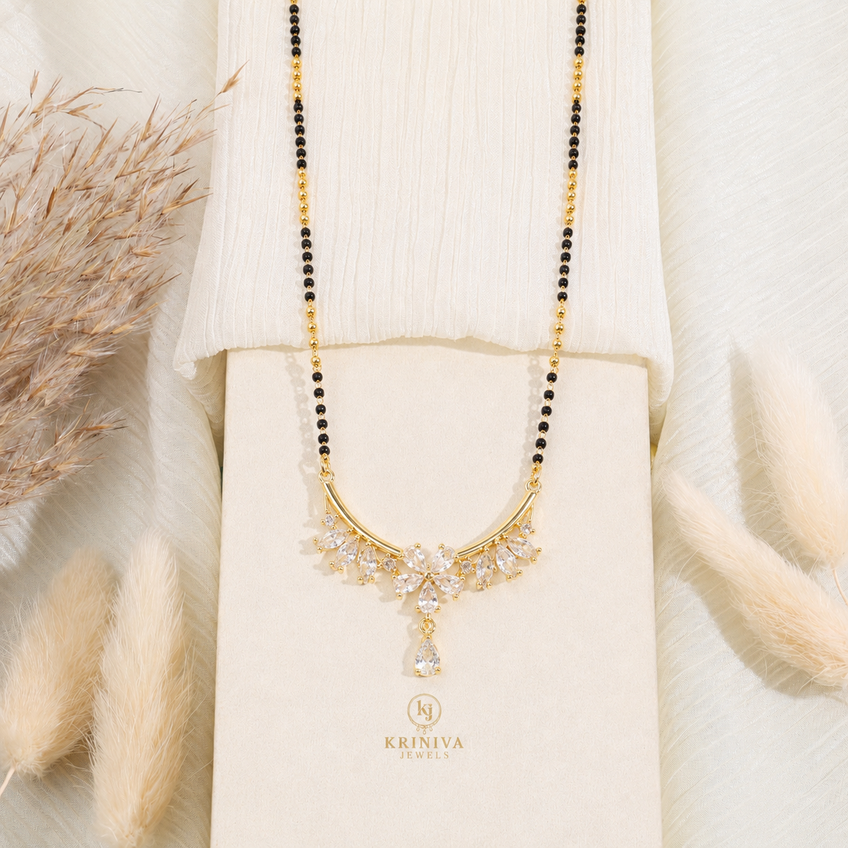 KRINIVA flower diamond Mangalsutra