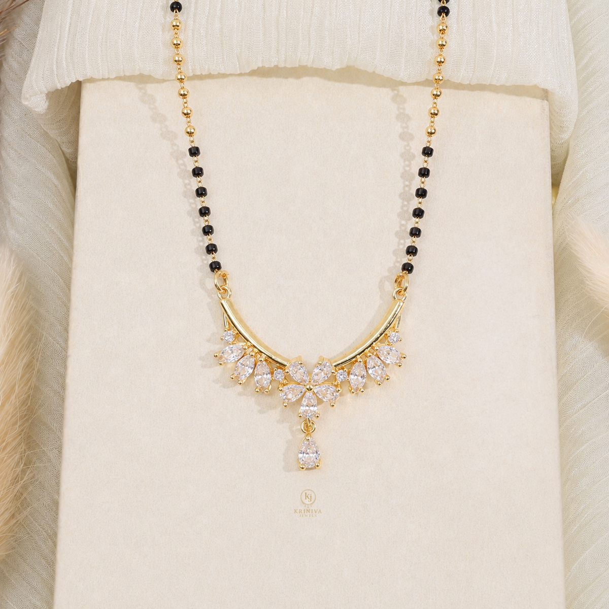 KRINIVA flower diamond Mangalsutra