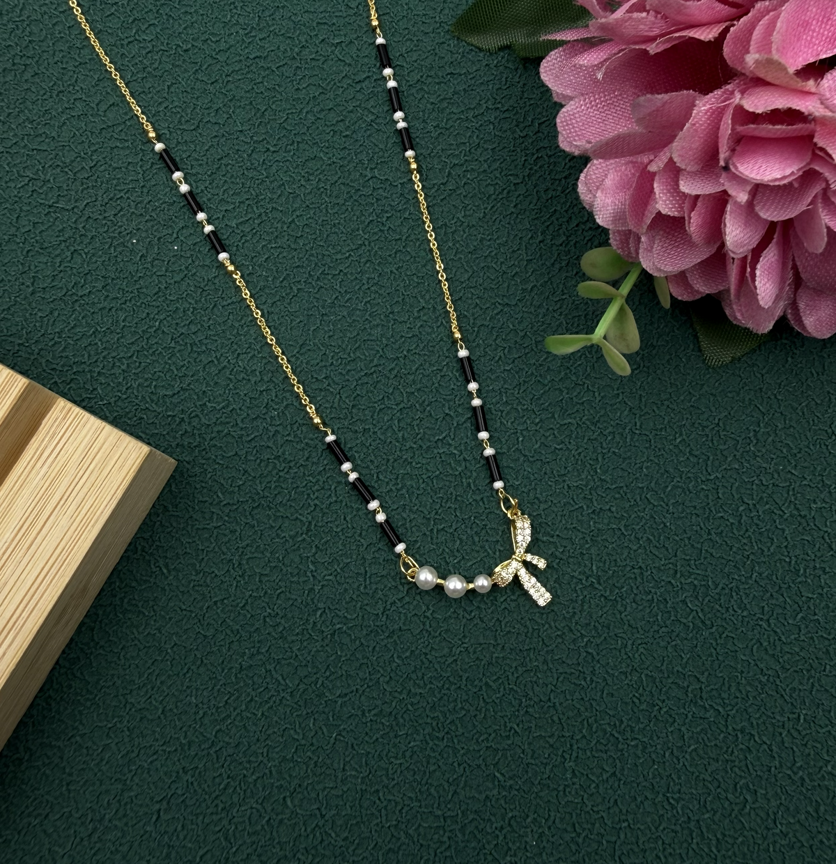 KRINIVA The Bow Ribbon CZ Pearl Mangalsutra